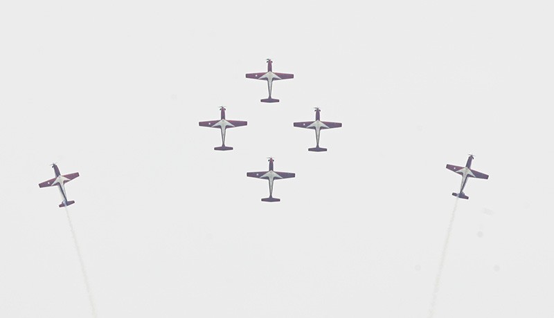 Atraksi The Jupiters TNI AU Meriahkan Indo Defence 2022 di Halim Perdanakusuma - Bagian 2