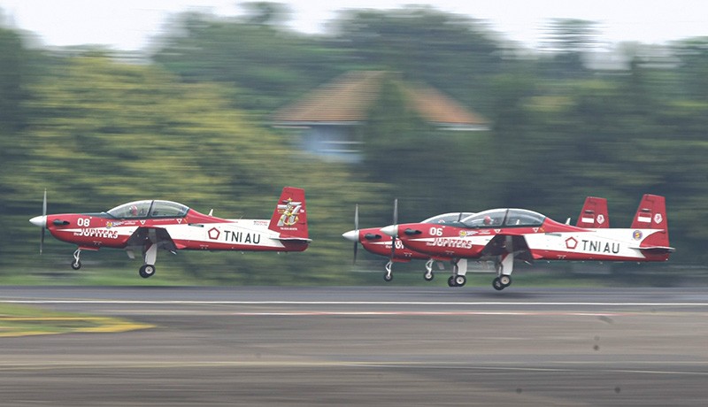 Atraksi The Jupiters TNI AU Meriahkan Indo Defence 2022 di Halim Perdanakusuma - Bagian 3