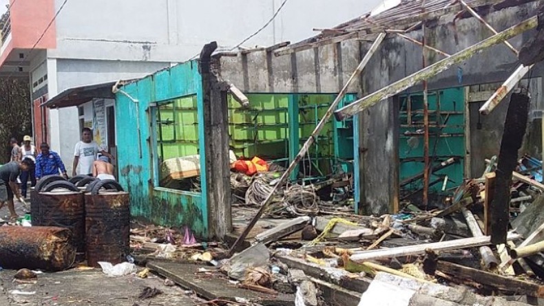 Butuh Rp1,6 Miliar Perbaiki Rumah Warga Sangihe yang Rusak Diterjang Gelombang