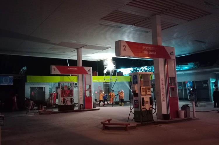 Korsleting Listrik Picu Kebakaran Atap SPBU Wates, Konsumen Panik