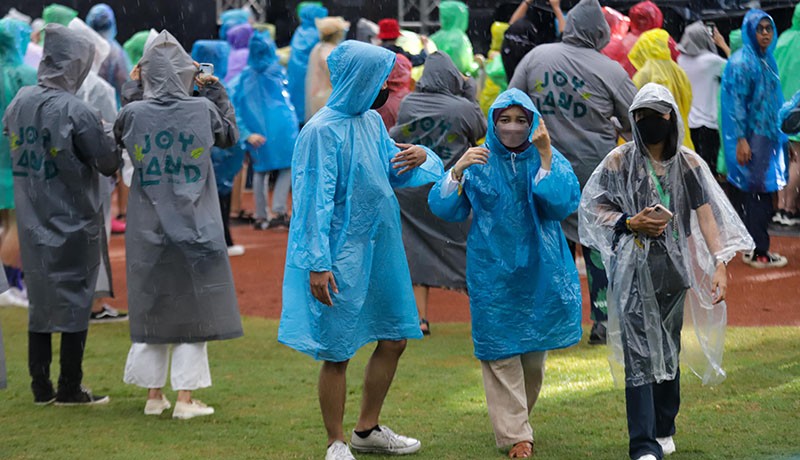 Antusiasme Penonton Joyland Festival Tinggi meski Diguyur Hujan - Bagian 3