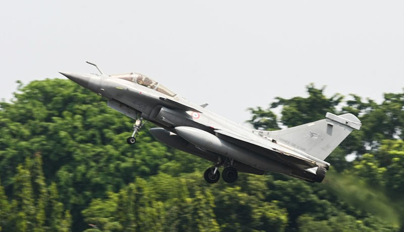 Begini Manuver Pesawat Tempur Rafale di Langit Jakarta - Bagian 3