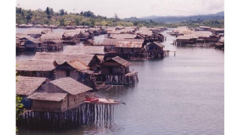 Kenapa Banyak Warga Bangun Rumah di Atas Air di Papua? Ternyata Ini Jawabannya