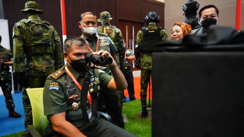 Pangdam Siliwangi Kunjungi Pameran Indo Defence 2022, Jajal Teropong Canggih 