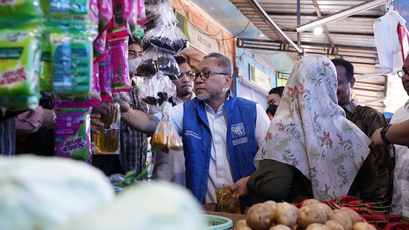 Mendag Zulhas Senang Harga Bapok di Pasar Pabaen Baeng di Bawah Harga Nasional - Bagian 3