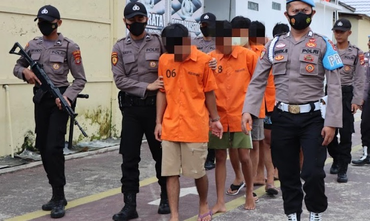 title Polisi Gerebek Arena Judi Koprok di Pringsewu, 6 Orang Diamankan Polisi Gerebek Arena Judi Koprok di Pringsewu, 6 Orang Diamankan