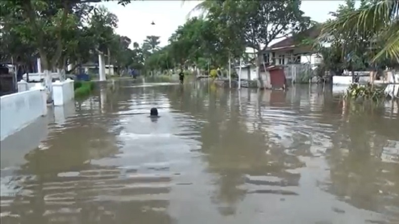 title 307 KK Terdampak Banjir Luapan Sungai Banter Lumajang, Aktivitas Terganggu 307 KK Terdampak Banjir Luapan Sungai Banter Lumajang, Aktivitas Terganggu