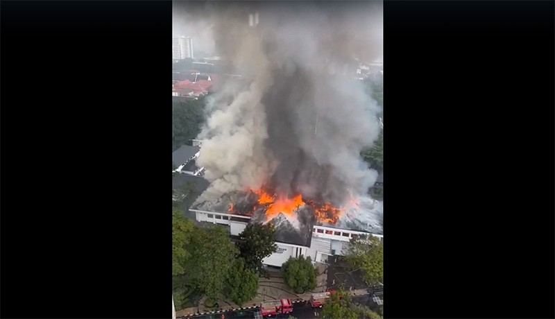 Penampakan dari Udara Balai Kota Bandung Kebakaran, Asap Membubung Tinggi - Bagian 1