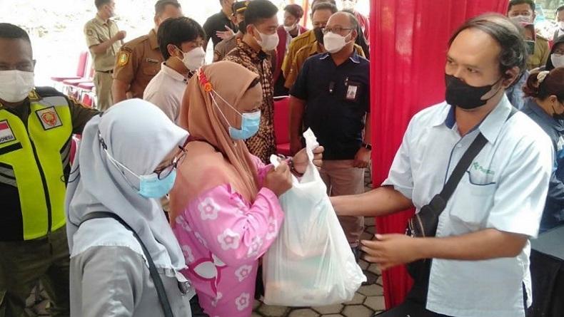 Kendalikan Inflasi Daerah, Pemkot Solo Sebar Ribuan Kupon untuk Pasar Murah