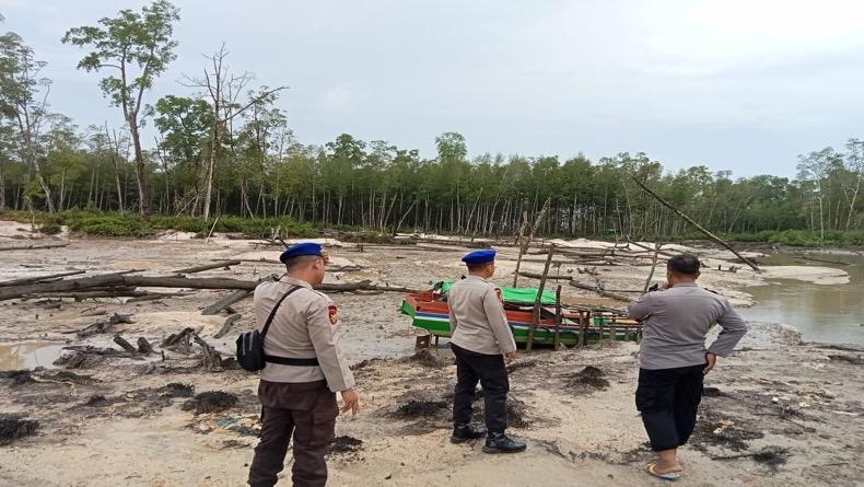 Polisi Tertibkan Tambang Timah Ilegal di Hutan Mangrove Belo Laut Muntok