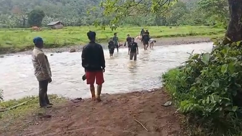 Selamatkan Anak Jatuh dari Jembatan yang Roboh, Warga Sleman Terseret Banjir 