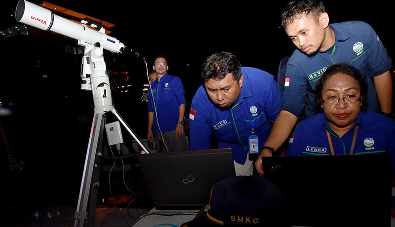 Tertutup Awan, Gerhana Bulan Total Tidak Terlihat - Bagian 1