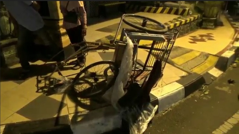 Terobos Lampu Merah, Becak di Tuban Ringsek Tertabrak Motor