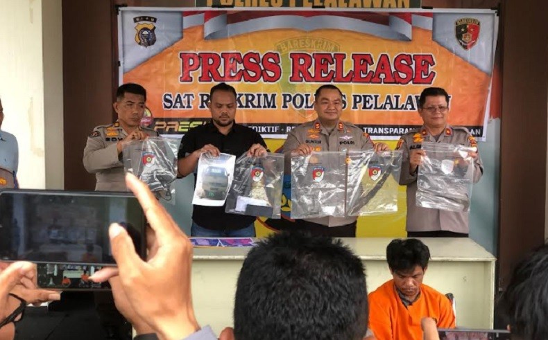 title Eksekutor Pembunuhan Remaja di Pelalawan Ungkap Alasan Bungkus Korban seperti Pocong Eksekutor Pembunuhan Remaja di Pelalawan Ungkap Alasan Bungkus Korban seperti Pocong