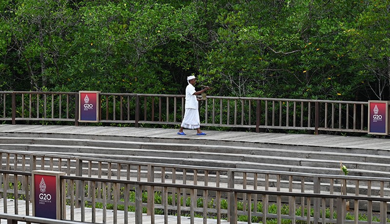 Umat Hindu Ikuti Ritual Penyucian Fasilitas KTT G20 di Bali - Bagian 1