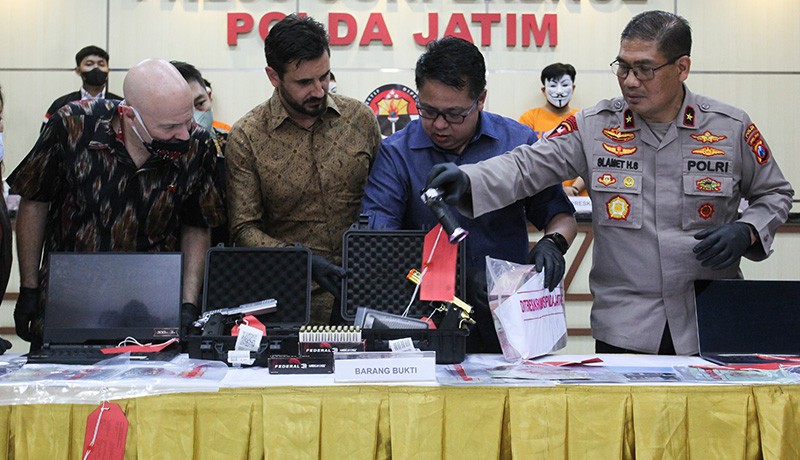 Curi Ratusan Ribu Data Kartu Debit-Kredit, 4 Penyebar Website Palsu Ditangkap - Bagian 2