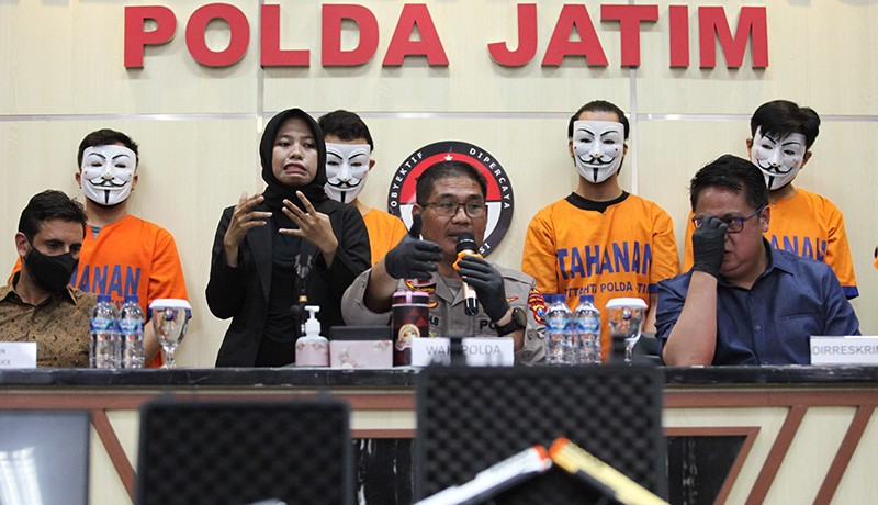 Curi Ratusan Ribu Data Kartu Debit-Kredit, 4 Penyebar Website Palsu Ditangkap - Bagian 1