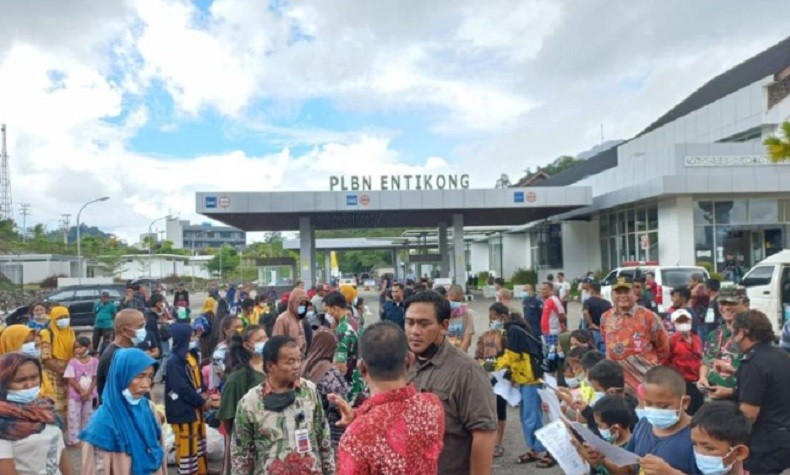 Malaysia Deportasi 251 WNI Bermasalah via PLBN Entikong, 8 Orang Repatriasi