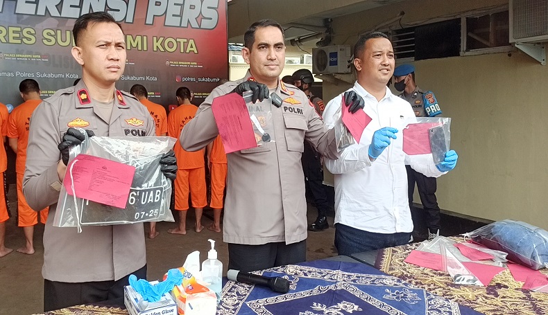 Beraksi di 31 TKP, Pencuri Motor dan Penadah Ditangkap Polisi di Sukabumi