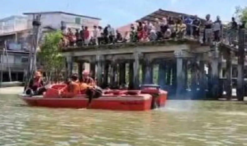 title Pasutri Jatuh ke Laut Dumai Ditemukan Tewas Pasutri Jatuh ke Laut Dumai Ditemukan Tewas