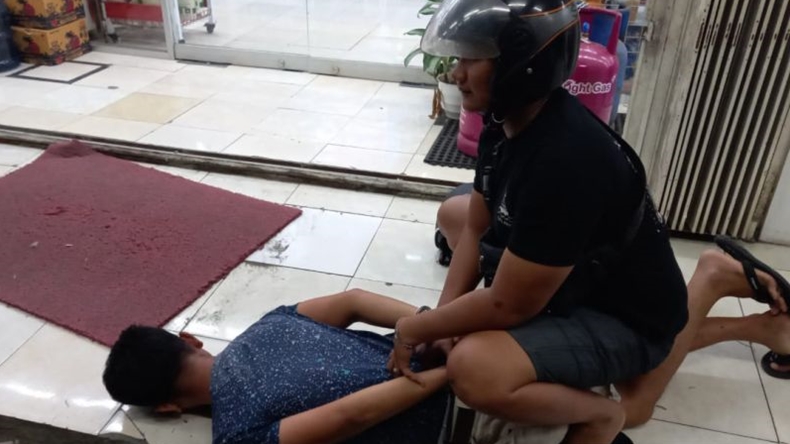 Pecatan Polisi di Mataram Edarkan Sabu, Digulung Petugas saat Transaksi di Minimarket