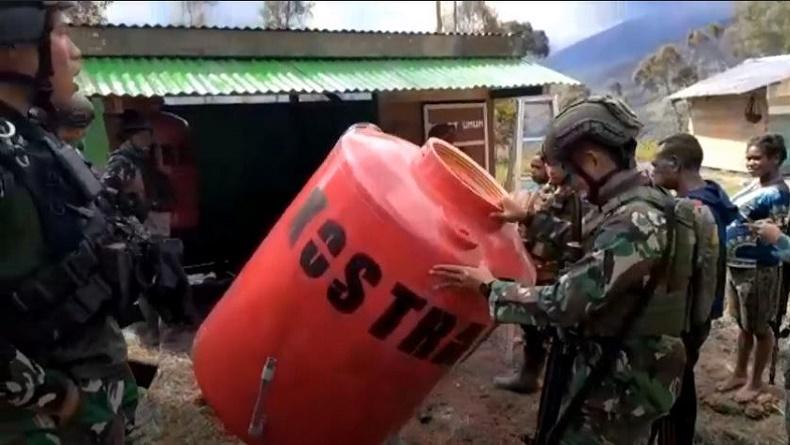 Satgas Tengkorak Serbu Kampung Amaesiga di Intan Jaya, Bangun Pipa Atasi Krisis Air