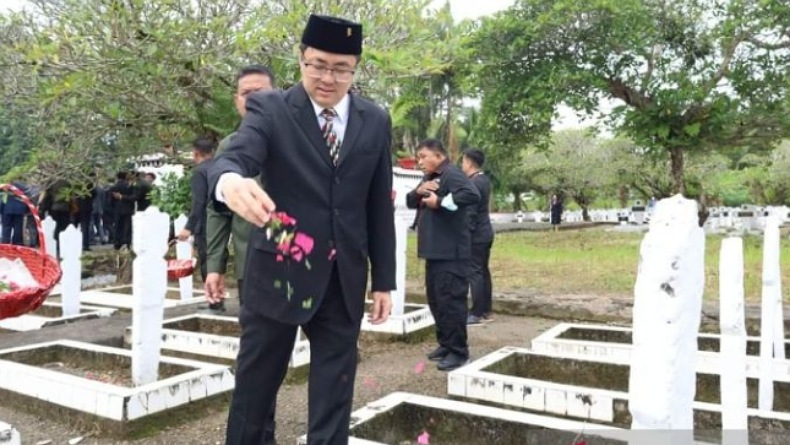title Wali Kota Ajak Warga Manado Bangun Bangsa dengan Semangat Hari Pahlawan Wali Kota Ajak Warga Manado Bangun Bangsa dengan Semangat Hari Pahlawan