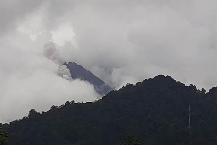 BPPTKG Catat Gunung Merapi Semburkan Awan Panas 2 Kali Sejauh 1 Kilometer