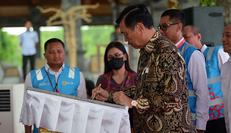 Menko Luhut Resmikan PLTS Terapung Berkapasitas 100 KWp di Nusa Dua - Bagian 2