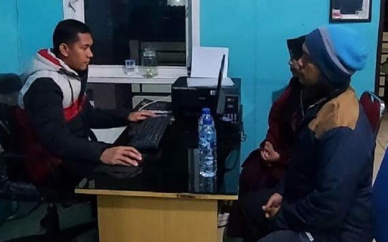 title Wartawan di Aceh Didatangi 2 Pria, Diancam Dibunuh di Depan Anak-Istri Wartawan di Aceh Didatangi 2 Pria, Diancam Dibunuh di Depan Anak-Istri