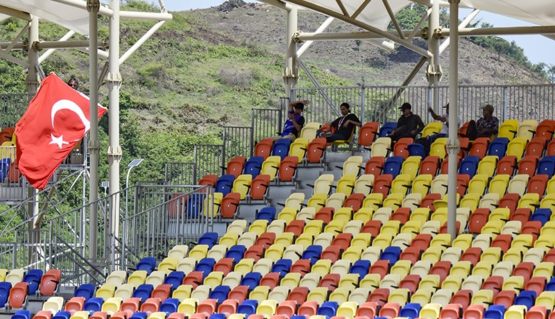 Hari Pertama WSBK 2022 di Sirkuit Mandalika Sepi Penonton - Bagian 3