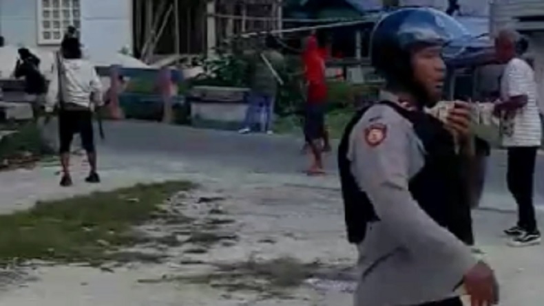 Redam Bentrokan Warga di Maluku, 2 Polisi Terkena Panah
