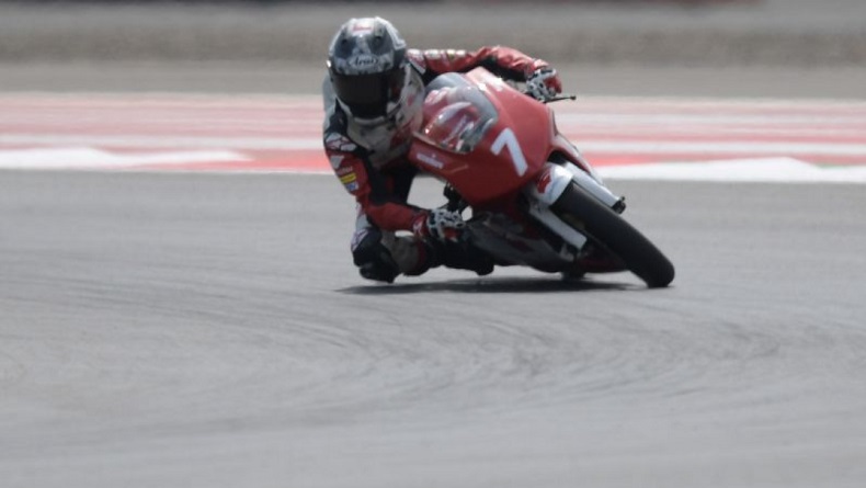 Momen Lagu Indonesia Raya Iringi Kemenangan Veda Ega Pratama di IATC Mandalika 2022