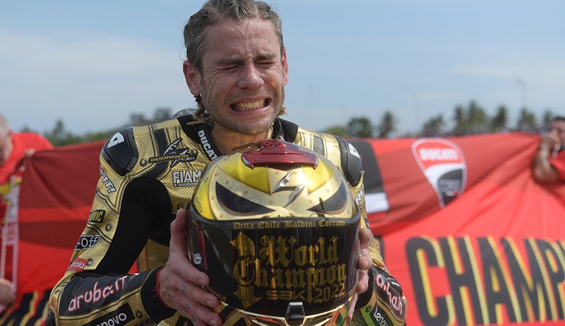 Selebrasi Alvaro Bautista Mengunci Gelar Juara Dunia WSBK 2022 - Bagian 3