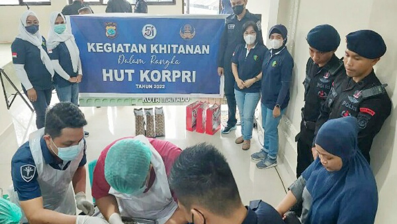 title Korpri Polda Sulut Bersama Brimob Kolaborasi Gelar Khitanan Massal dan Bakti Sosial Korpri Polda Sulut Bersama Brimob Kolaborasi Gelar Khitanan Massal dan Bakti Sosial