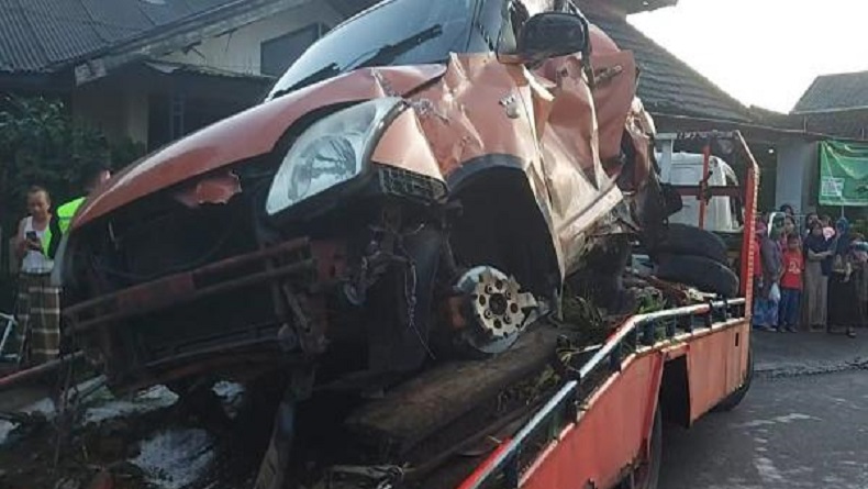 Korban Tewas Mobil Tertabrak Kereta Api Serayu di Tasikmalaya Jadi 3 Orang