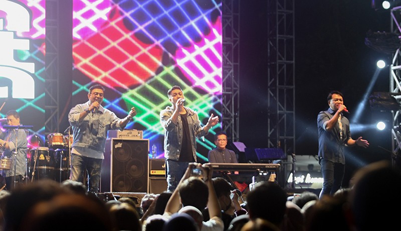 Kahitna Bikin Galau Penonton Jazz Goes to Campus 2022 - Bagian 2