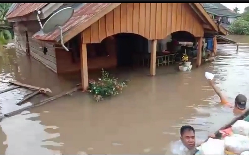 Ratusan Rumah Terendam Banjir di Musi Banyuasin, Warga Kesulitan Beraktivitas