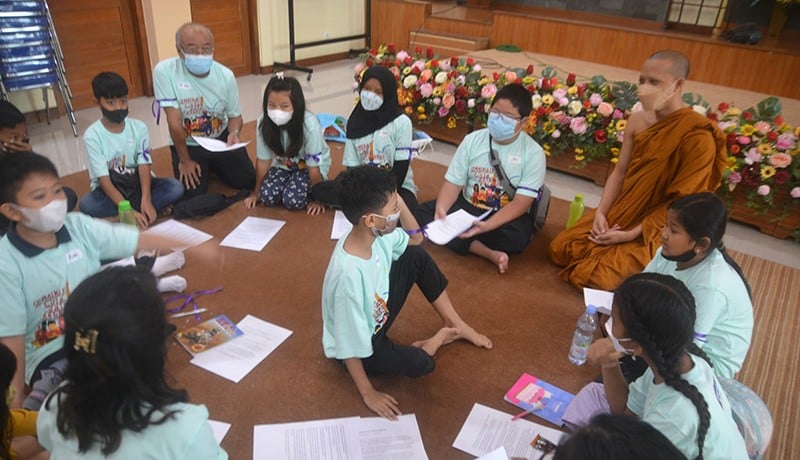 Puluhan Anak Lintas Agama Belajar Toleransi di Vihara Tanah Putih Semarang - Bagian 1