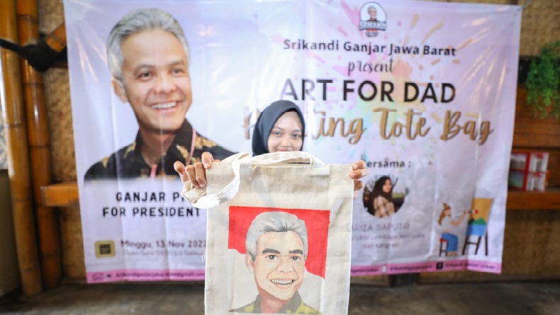 Asah Kreativitas Perempuan di Hari Ayah, Srikandi Ganjar Gelar Painting Tote Bag di Bandung