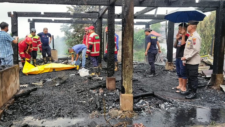 Rumah Kayu di Minahasa Terbakar, 1 Pria Lansia Tewas