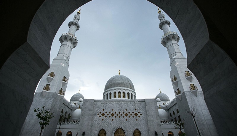 Penampakan dari Udara Kemegahan Masjid Raya Sheikh Zayed di Tengah Kota Solo - Bagian 2