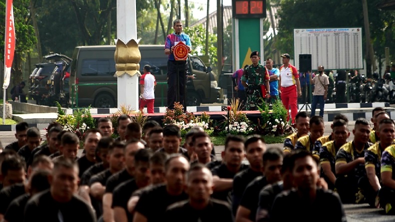 Perkuat Sinergitas 3 Matra TNI, Pangdam Siliwangi Apel Gabungan di Pusdiklatpassus Batujajar