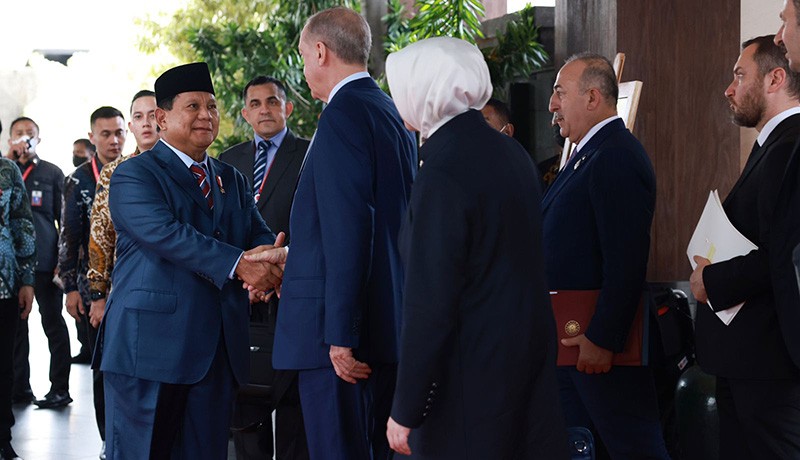 Dampingi Jokowi dalam Pertemuan Bilateral RI-Turki, Prabowo Sambut Kedatangan Erdoğan - Bagian 1
