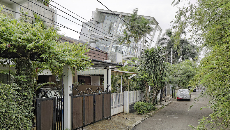 Rumah Miring, Mahakarya Budi Pradono Melawan Arus Utama Arsitektur Bangunan