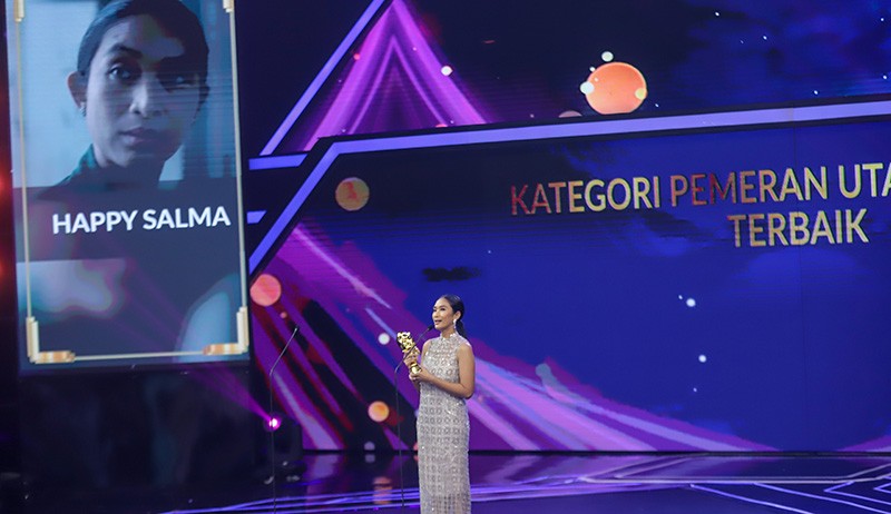 Happy Salma Pemeran Utama Wanita Terbaik IMAA 2022 - Bagian 3