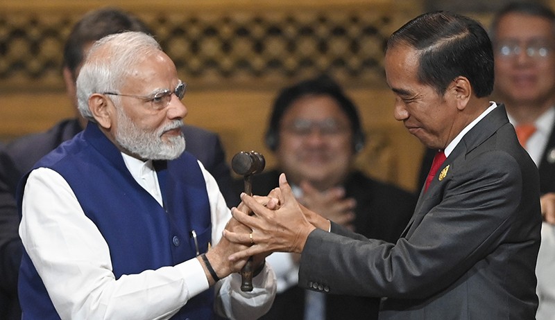 Presiden Jokowi Serahkan Palu Kepemimpinan G20 ke PM India Narendra Modi - Bagian 2