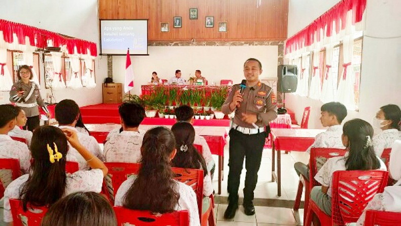 title Siswa SMA Negeri 2 Bitung Terima Program Baper Lantas dari Kapolres, Begini Pesannya Siswa SMA Negeri 2 Bitung Terima Program Baper Lantas dari Kapolres, Begini Pesannya