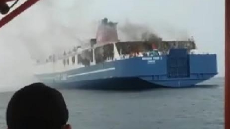 KAL Kadet 06 Dikerahkan Untuk Penyelamatan Penumpang Kapal Terbakar di Selat Bali
