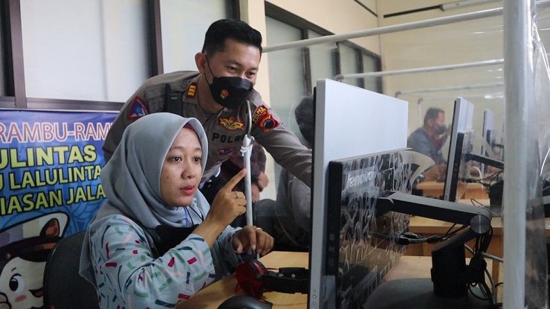 title Belasan Tuna Rungu Ikuti Ujian SIM, Polres Pemalang Sediakan Penerjemah Belasan Tuna Rungu Ikuti Ujian SIM, Polres Pemalang Sediakan Penerjemah